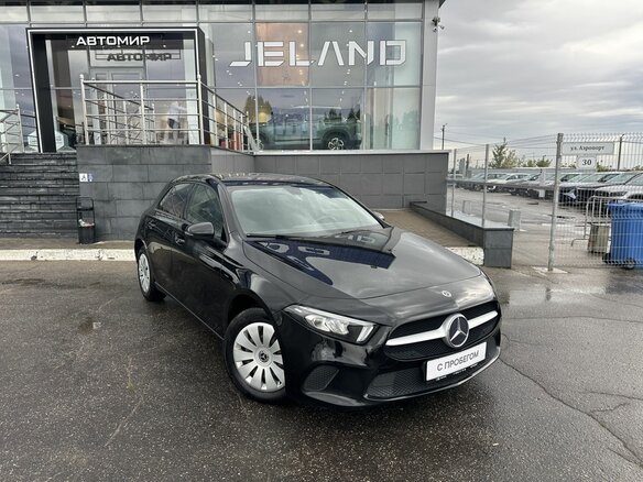 2020 Mercedes-Benz A-Класс 200 IV (W177), чёрный, 2030000 рублей - вид 2