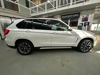 2016 BMW X5 35i III (F15), белый, 3400000 рублей, вид 4