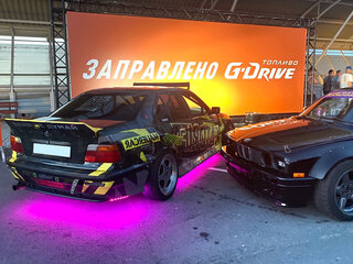 1992 BMW 3 серии 318i III (E36), синий, 1780000 рублей, вид 4