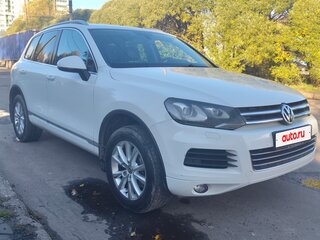 2013 Volkswagen Touareg II, белый, 1700000 рублей, вид 3