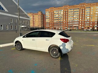 2014 Opel Astra J Рестайлинг, белый, 592000 рублей, вид 5