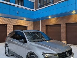 2019 Volkswagen Tiguan II, серебристый, 2790000 рублей, вид 3