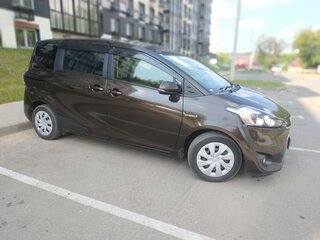 2016 Toyota Sienta II, коричневый, 1340000 рублей, вид 3