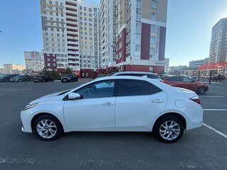 2017 Toyota Corolla XI (E160, E170, E180) Рестайлинг 1, белый, 2000000 рублей, вид 4