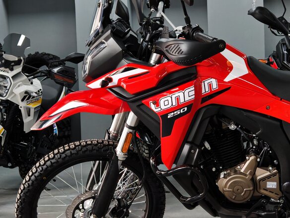 2026 Loncin DS250, красный, 258000 рублей - вид 1