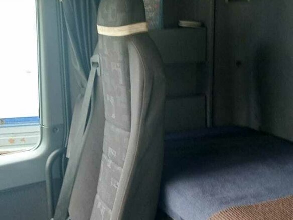 2004 Mercedes-Benz Actros, белый, 2550000 рублей - вид 21