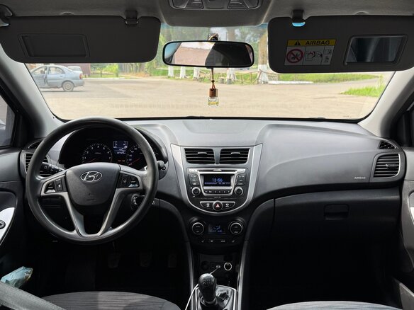 2016 Hyundai Solaris I Рестайлинг, белый, 870000 рублей - вид 5