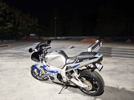 2003 Suzuki GSX-R 750, серебристый, 517000 рублей, вид 2