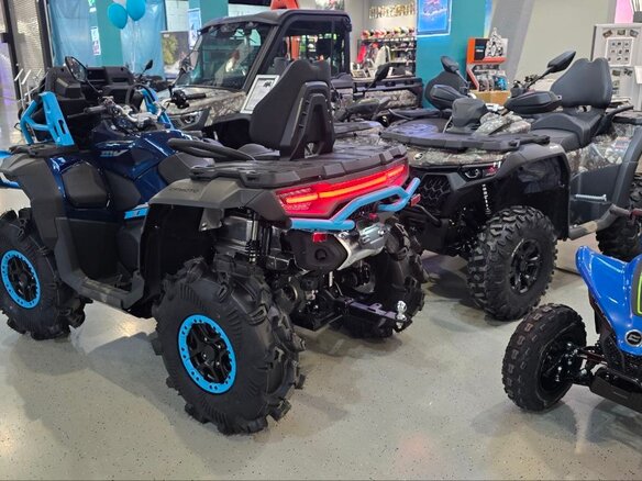 2025 CFMoto CFORCE 1000 MV, красный, 1699915 рублей - вид 6