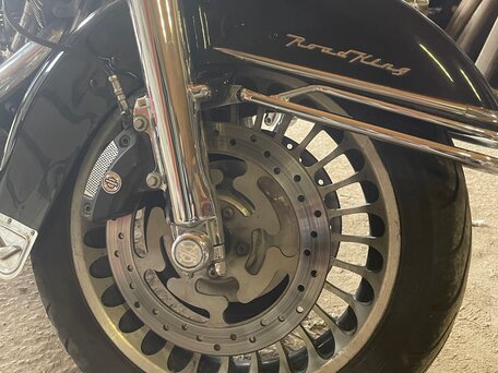 2009 Harley-Davidson Road King, чёрный, 800000 рублей, вид 5