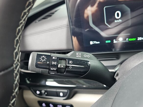 2025 Kia Carnival IV Рестайлинг, чёрный - вид 7