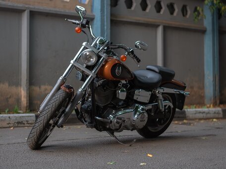 2008 Harley-Davidson Dyna Low Rider, золотистый, 900000 рублей, вид 3