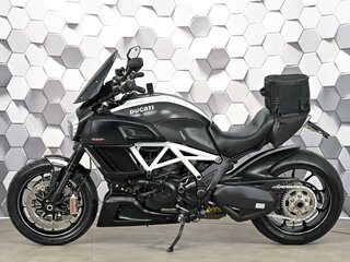 2014 Ducati Diavel Carbon, чёрный, 879000 рублей, вид 3