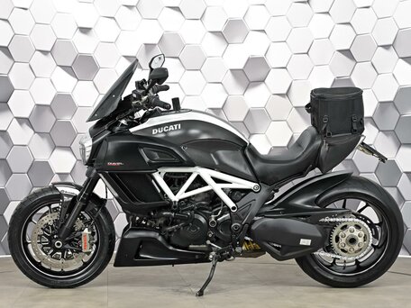 2014 Ducati Diavel Carbon, чёрный, 879000 рублей, вид 3