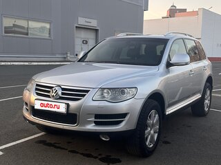 2008 Volkswagen Touareg I Рестайлинг, серебристый, 1370000 рублей, вид 1