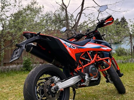 2024 KTM 690 SMC R, оранжевый, 1339900 рублей, вид 5