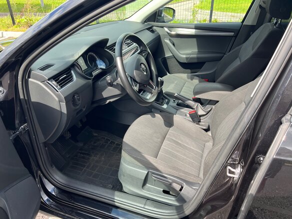2018 Skoda Octavia III (A7) Рестайлинг, чёрный, 1900000 рублей - вид 10