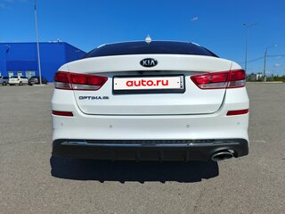 2019 Kia Optima IV Рестайлинг, белый, 1800000 рублей, вид 4