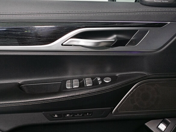 2019 BMW 7 серии Long 730Ld xDrive VI (G11/G12) Рестайлинг, чёрный, 5375000 рублей - вид 11
