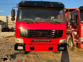 2007 Sinotruk Howo ZZ3327, красный, 1300000 рублей, вид 2