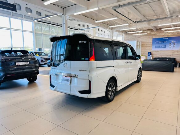 2016 Honda Stepwgn V, белый - вид 6