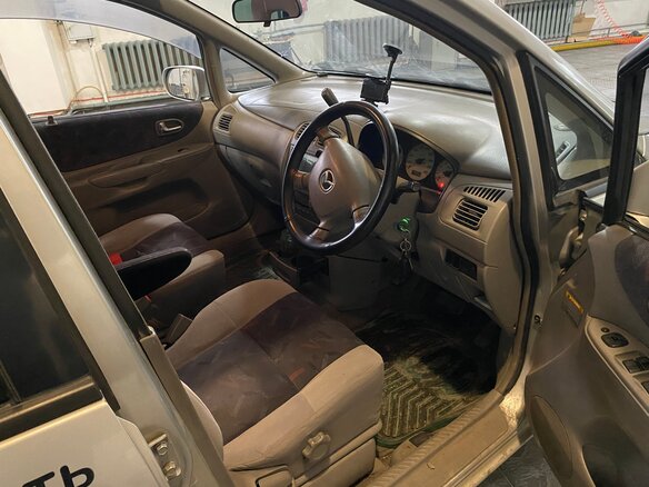 2001 Mazda Premacy I (CP), серый, 330000 рублей - вид 2