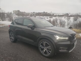 2019 Volvo XC40 I, чёрный, 3070000 рублей, вид 1