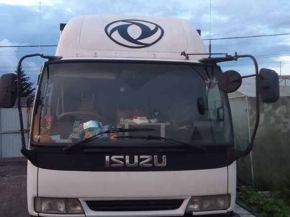1996 Isuzu Forward (F-Series), белый, 3000000 рублей