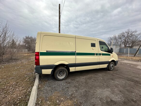 2012 Volkswagen Crafter, бежевый, 1600000 рублей - вид 3