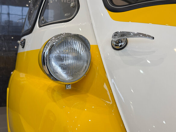 1956 BMW Isetta, жёлтый - вид 1