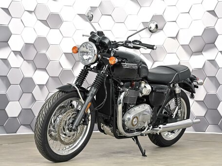 2025 Triumph Bonneville T120, чёрный, 1599000 рублей, вид 2