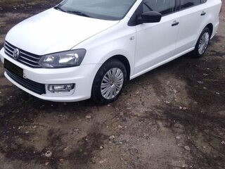 2016 Volkswagen Polo V Рестайлинг, белый, 950000 рублей, вид 1