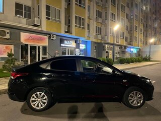 2021 Hyundai Solaris II Рестайлинг, чёрный, 1850000 рублей, вид 4