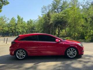 2010 Opel Astra GTC H Рестайлинг, красный, 650000 рублей, вид 5