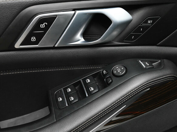 2019 BMW X5 40i IV (G05/G18), белый, 5000000 рублей - вид 12