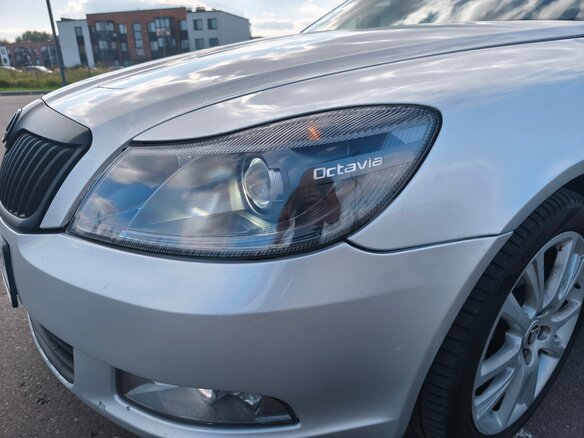 2011 Skoda Octavia DSG7 II (A5) Рестайлинг, серебристый, 850000 рублей - вид 10