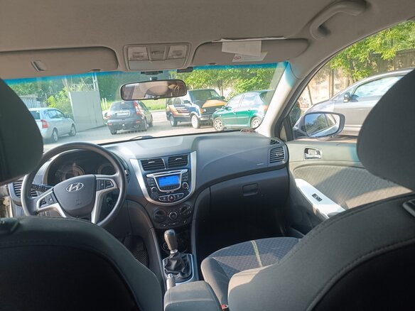 2012 Hyundai Solaris I, серый, 750000 рублей - вид 7