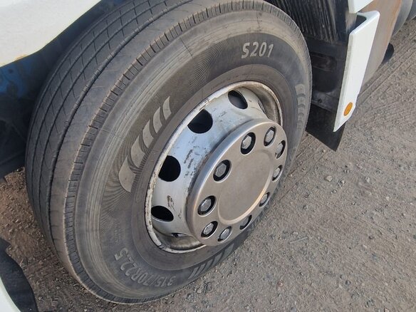 2000 Mercedes-Benz Actros, белый, 1500000 рублей - вид 7
