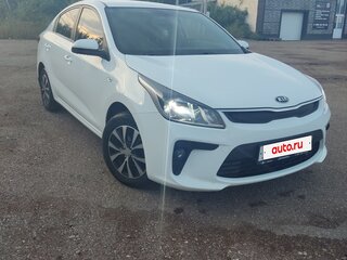 2018 Kia Rio IV, белый, 1380000 рублей, вид 3
