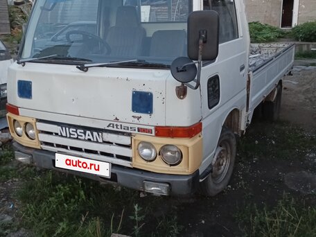 1989 Nissan Atlas, белый, 690000 рублей, вид 1