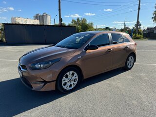 2022 Kia Ceed III Рестайлинг, коричневый, 2250000 рублей, вид 2