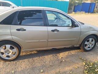 2000 Ford Focus I (North America), бежевый, 300000 рублей, вид 3