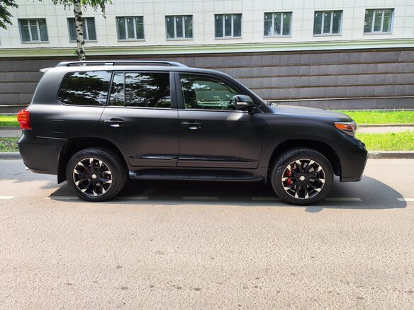 2013 Toyota Land Cruiser 200 Series Рестайлинг 1, чёрный, 4749000 рублей - вид 3