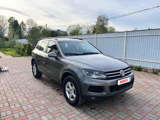 2013 Volkswagen Touareg II, серый, 1620000 рублей, вид 3