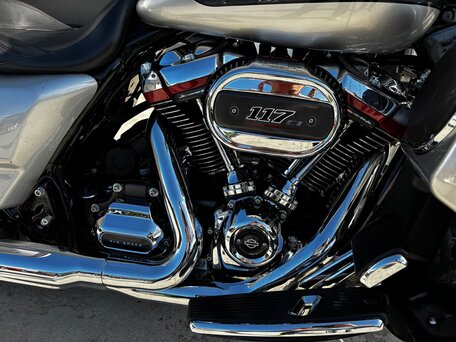 2019 Harley-Davidson CVO Street Glide, серый, 2300000 рублей, вид 5