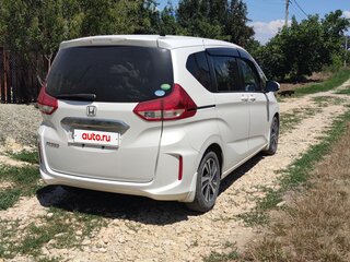 2019 Honda Freed II, белый, 1700000 рублей, вид 2