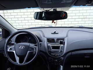 2015 Hyundai Solaris I Рестайлинг, белый, 700000 рублей, вид 4