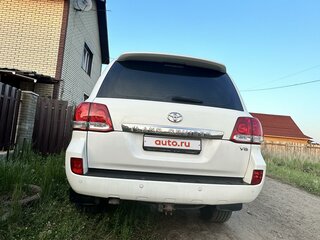 2011 Toyota Land Cruiser 200 Series, белый, 3400000 рублей, вид 4