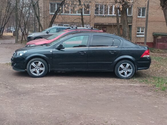 2013 Opel Astra H Рестайлинг, чёрный, 650000 рублей - вид 1