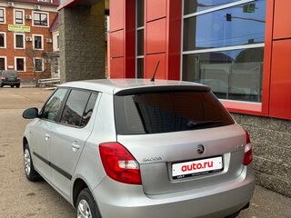 2014 Skoda Fabia II Рестайлинг, серебристый, 980000 рублей, вид 3
